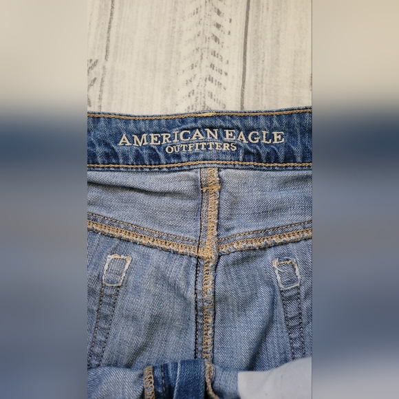 American Eagle Tomgirl distressed shortie jean shorts Size 10 - Picture 10 of 16